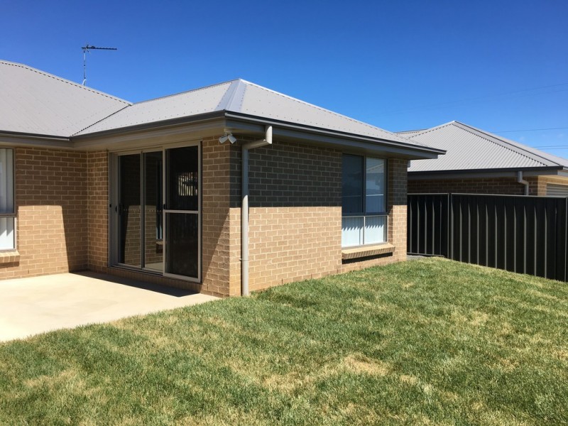 6A Whitney Place, Orange NSW 2800