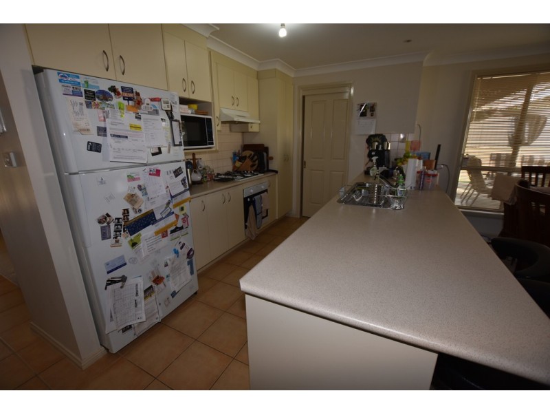 13 Greerlyn Way, Orange NSW 2800