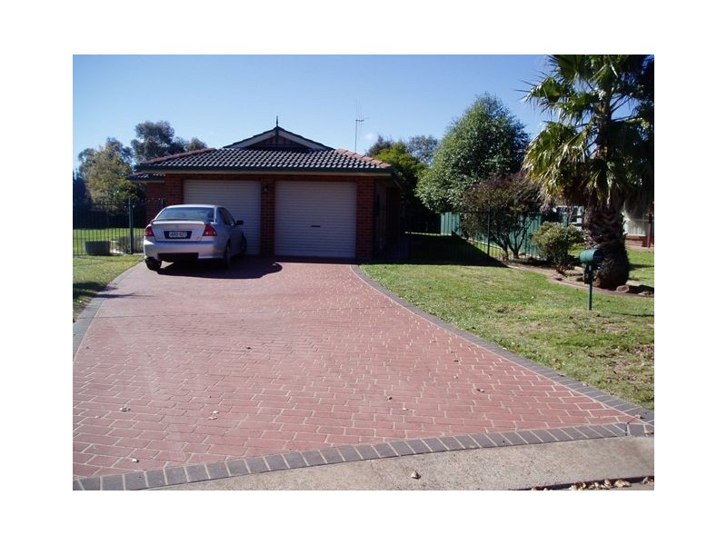 3 Hereford Place, Orange NSW 2800