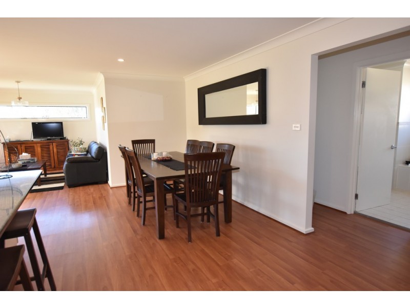 10 Burrows Court, Orange NSW 2800