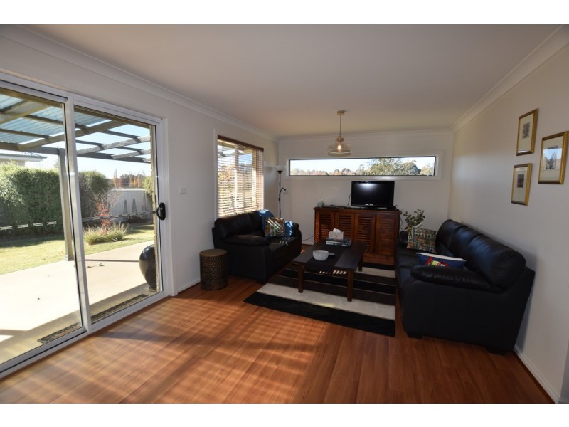 10 Burrows Court, Orange NSW 2800