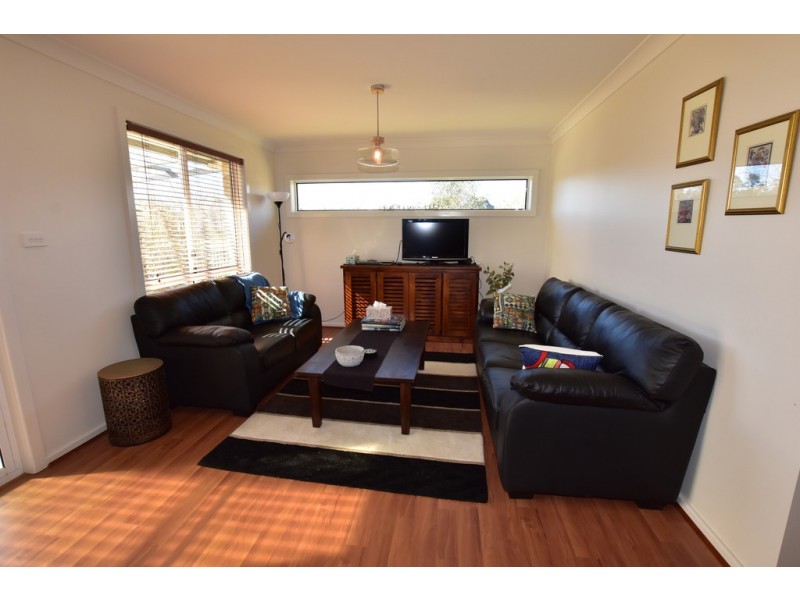 10 Burrows Court, Orange NSW 2800