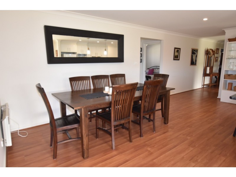 10 Burrows Court, Orange NSW 2800