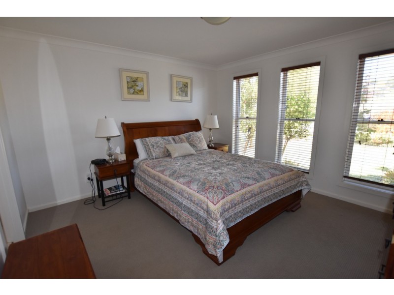 10 Burrows Court, Orange NSW 2800