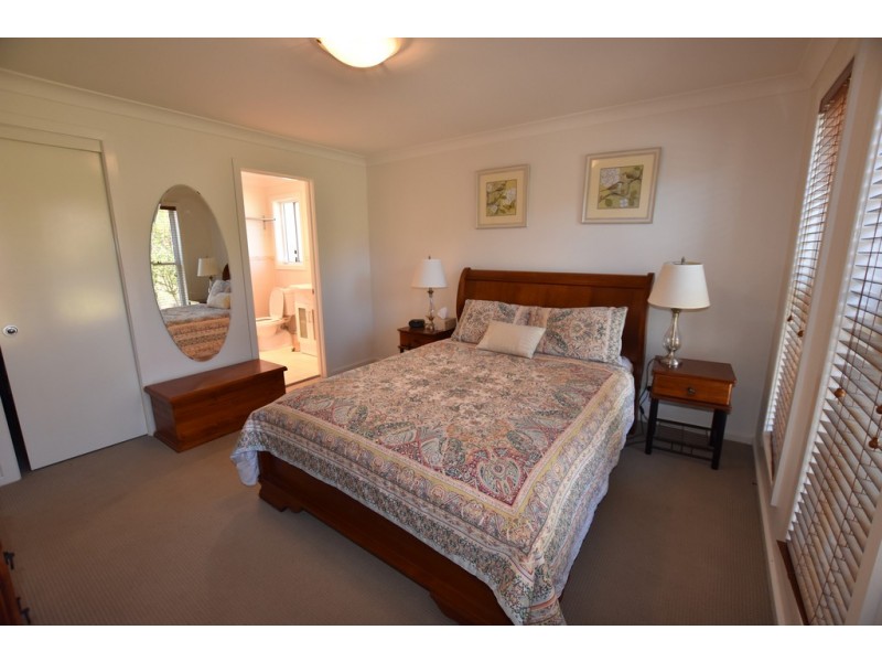 10 Burrows Court, Orange NSW 2800