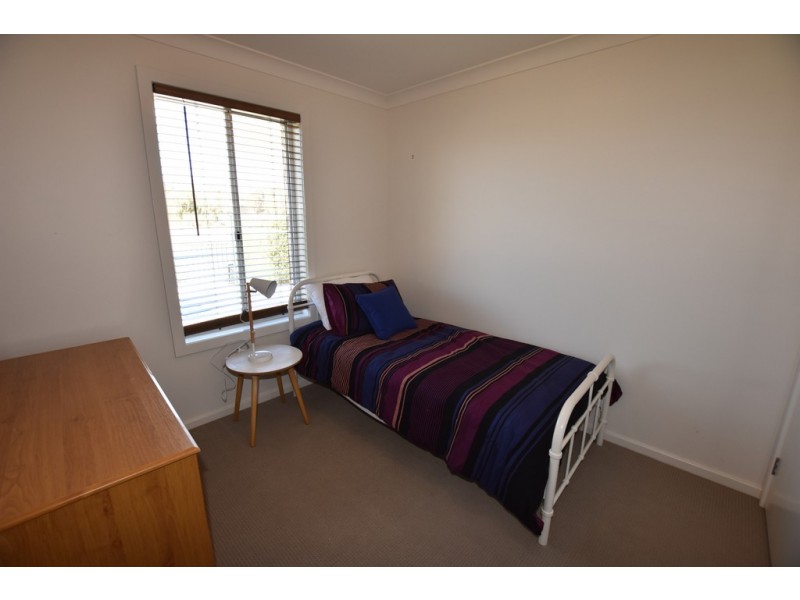 10 Burrows Court, Orange NSW 2800