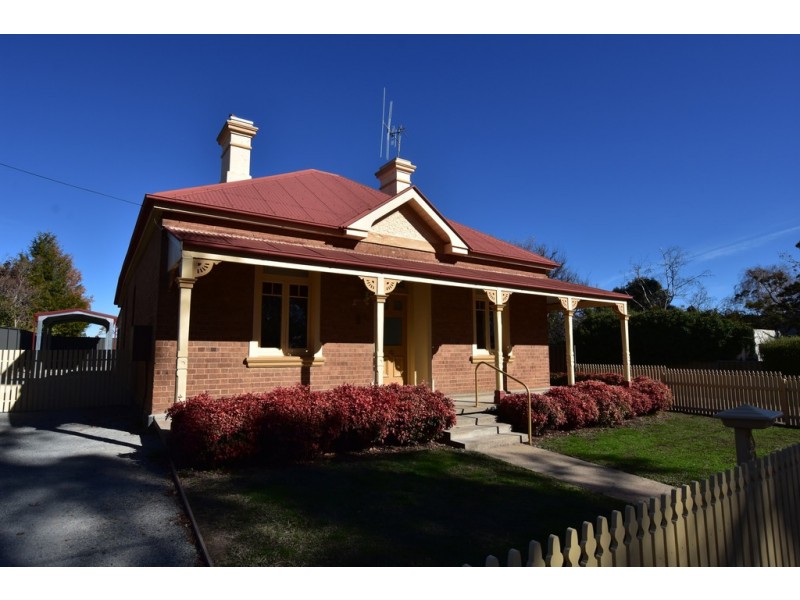 194 March Street, Orange NSW 2800