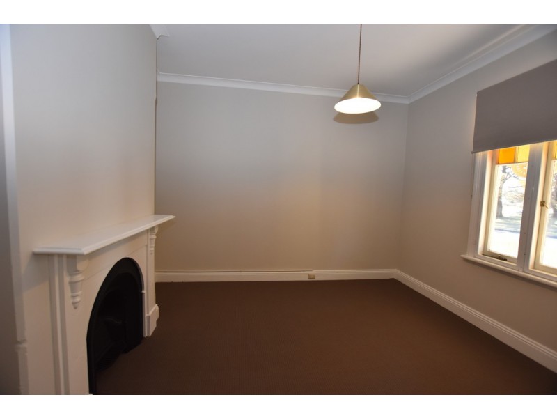 194 March Street, Orange NSW 2800