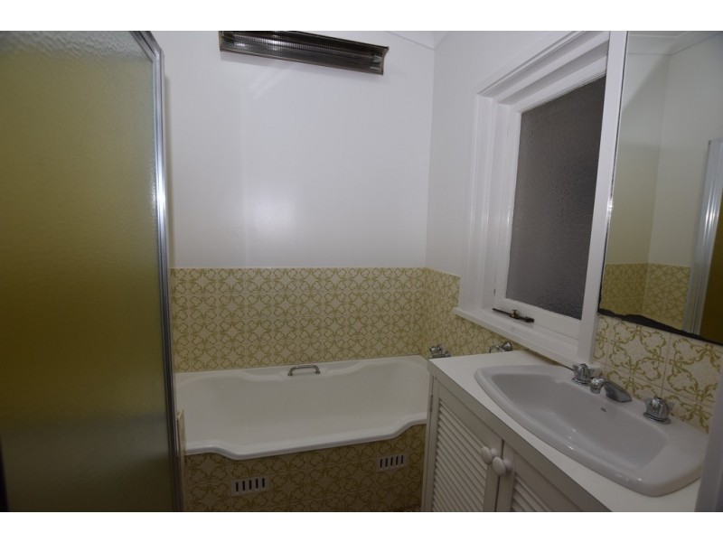194 March Street, Orange NSW 2800