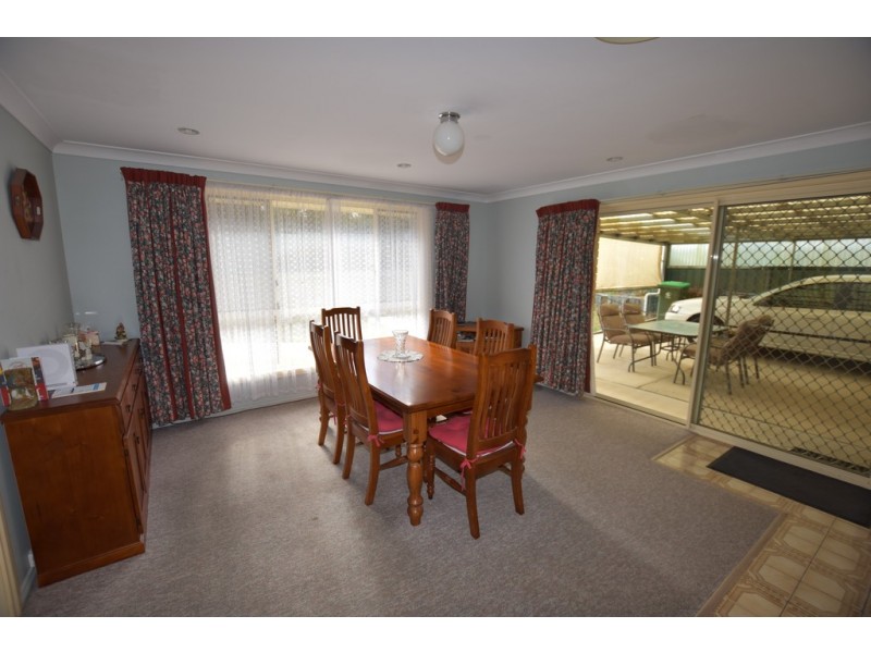 18 Coombes Place, Orange NSW 2800