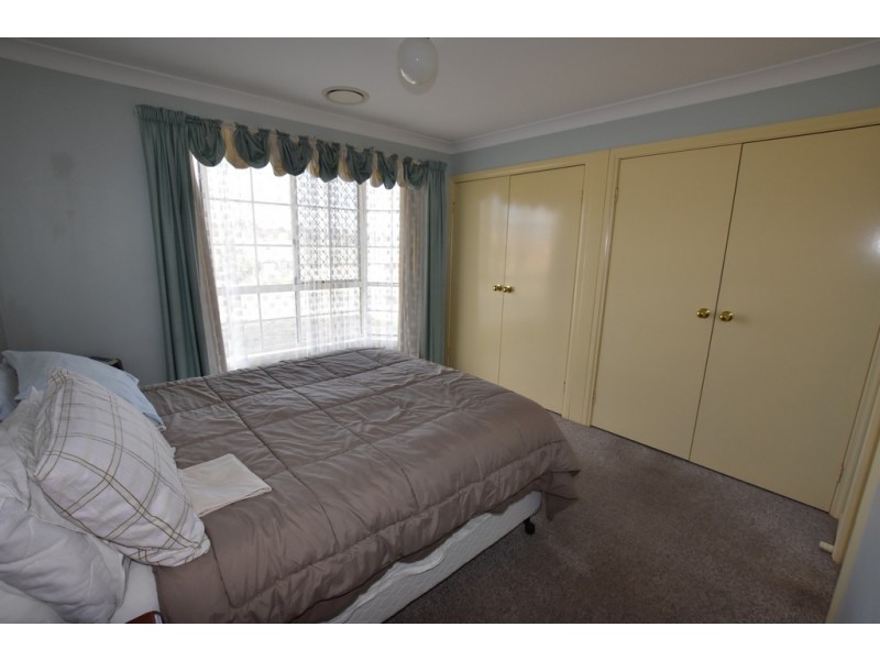 18 Coombes Place, Orange NSW 2800