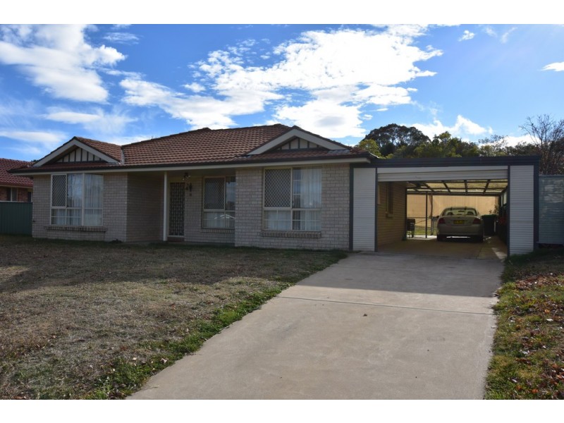18 Coombes Place, Orange NSW 2800