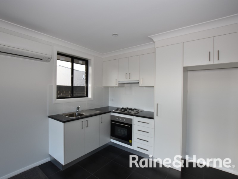 13a Stevenson Way, Orange NSW 2800