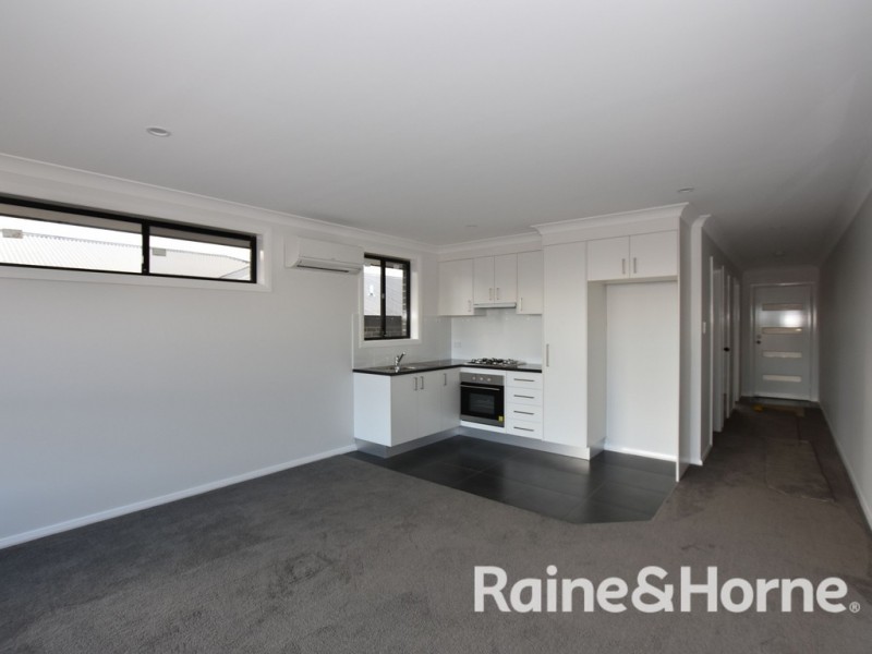 13a Stevenson Way, Orange NSW 2800