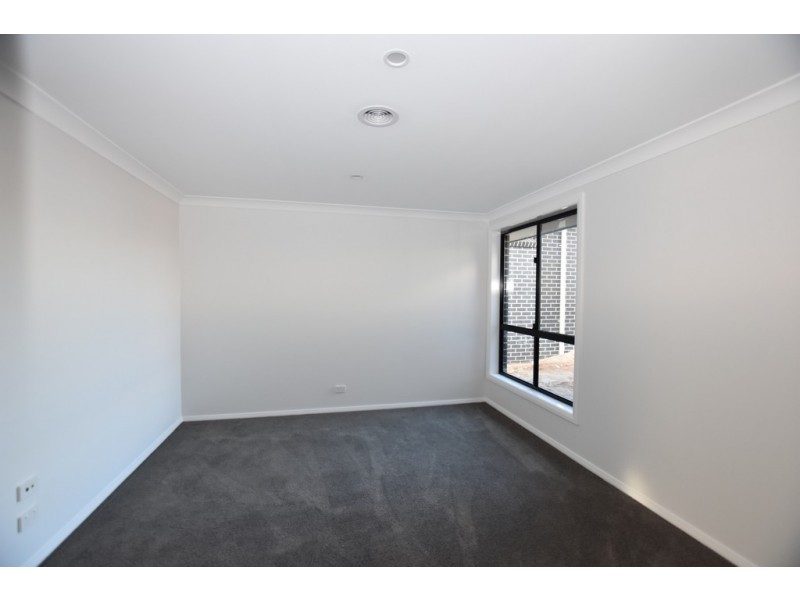 13 Stevenson Way, Orange NSW 2800