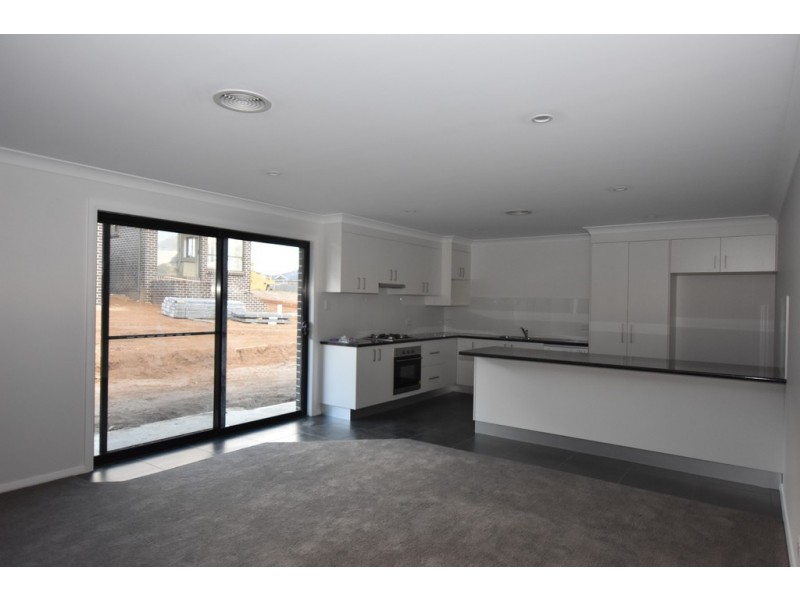 13 Stevenson Way, Orange NSW 2800