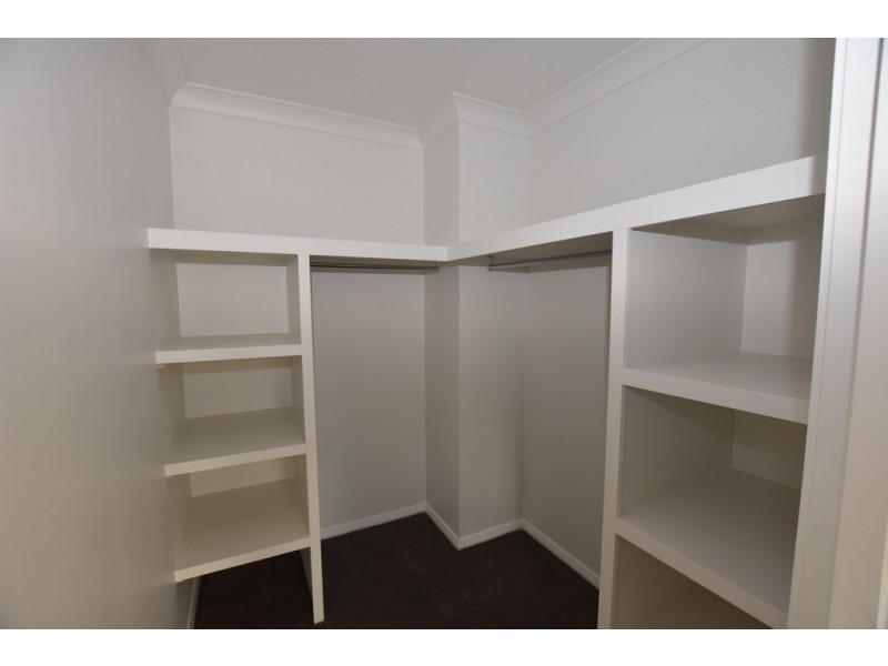 13 Stevenson Way, Orange NSW 2800