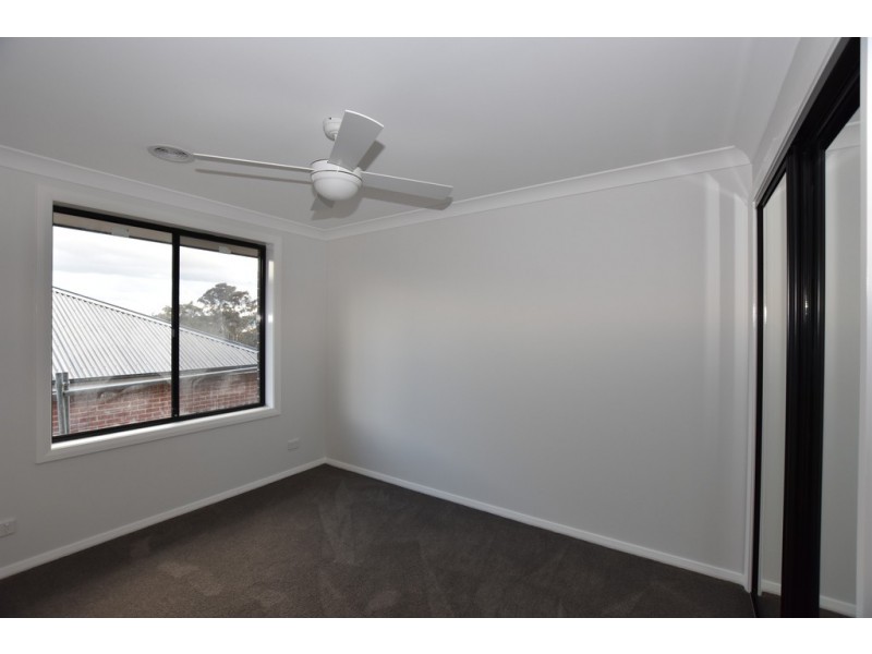 13 Stevenson Way, Orange NSW 2800