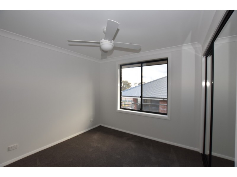 13 Stevenson Way, Orange NSW 2800