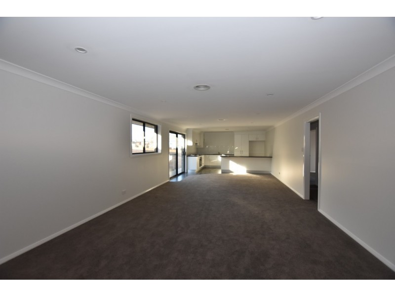 13 Stevenson Way, Orange NSW 2800