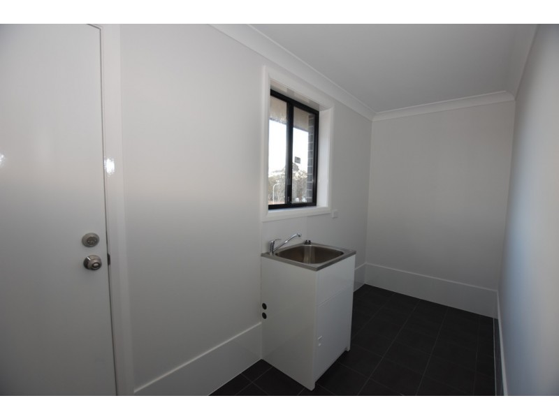 13 Stevenson Way, Orange NSW 2800