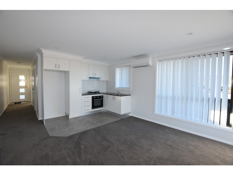 11a Stevenson Way, Orange NSW 2800