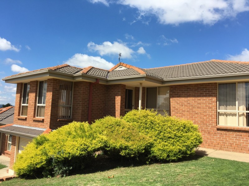 2A and 2B Agland Cresecent, Orange NSW 2800