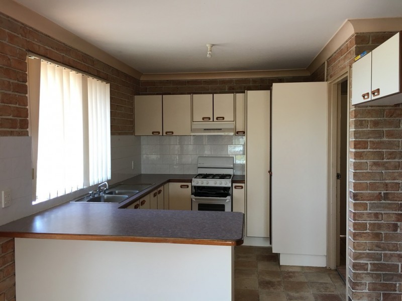2A and 2B Agland Cresecent, Orange NSW 2800