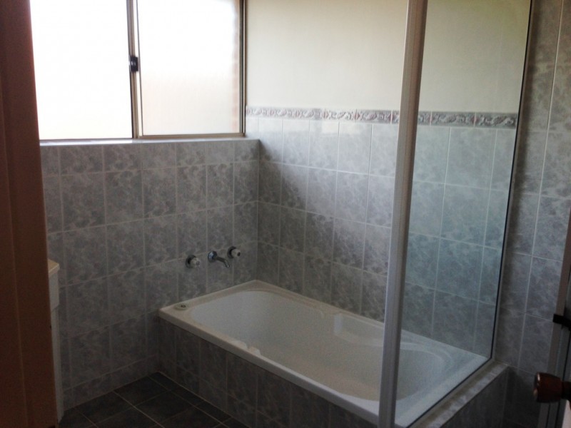 2A and 2B Agland Cresecent, Orange NSW 2800