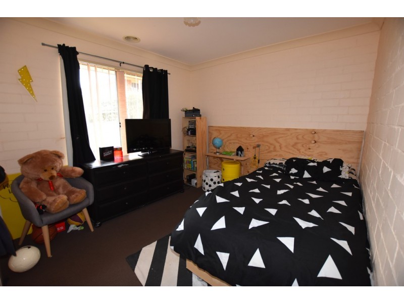 2A and 2B Agland Cresecent, Orange NSW 2800
