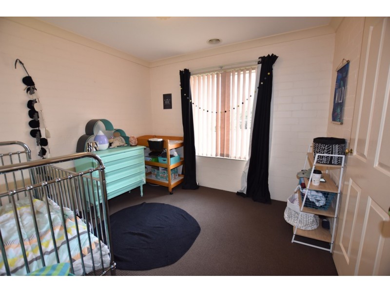 2A and 2B Agland Cresecent, Orange NSW 2800