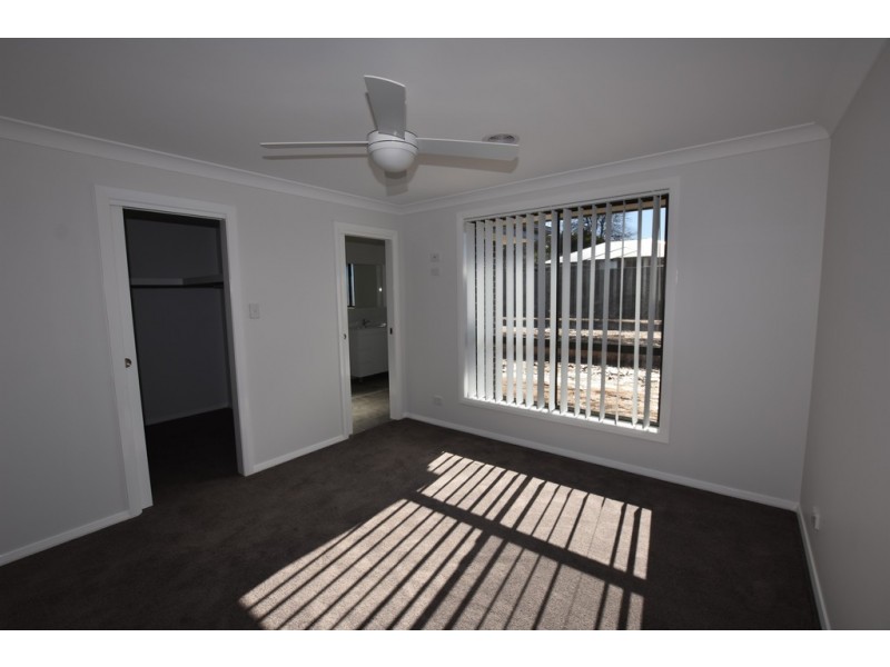 11 Stevenson Way, Orange NSW 2800