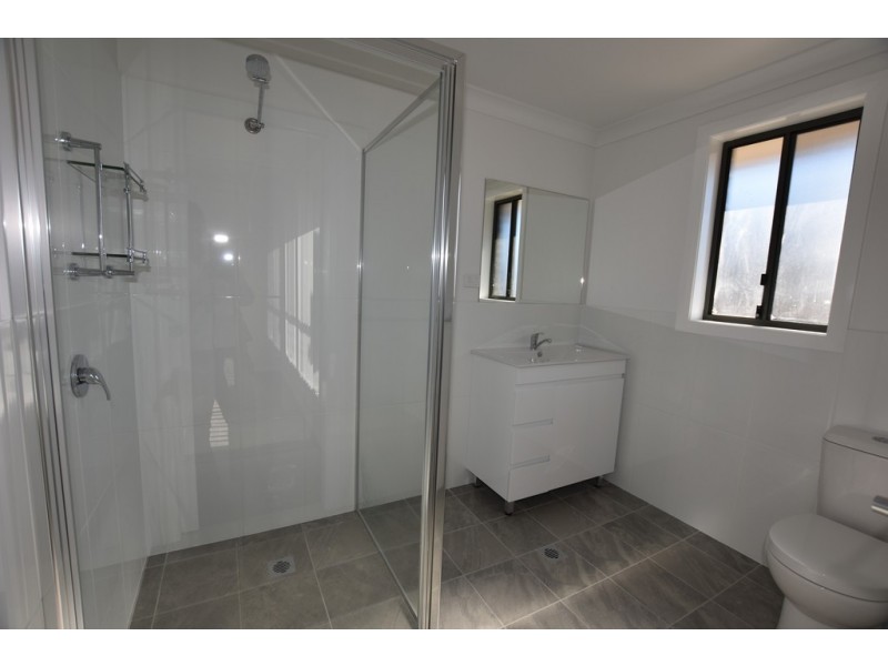 11 Stevenson Way, Orange NSW 2800