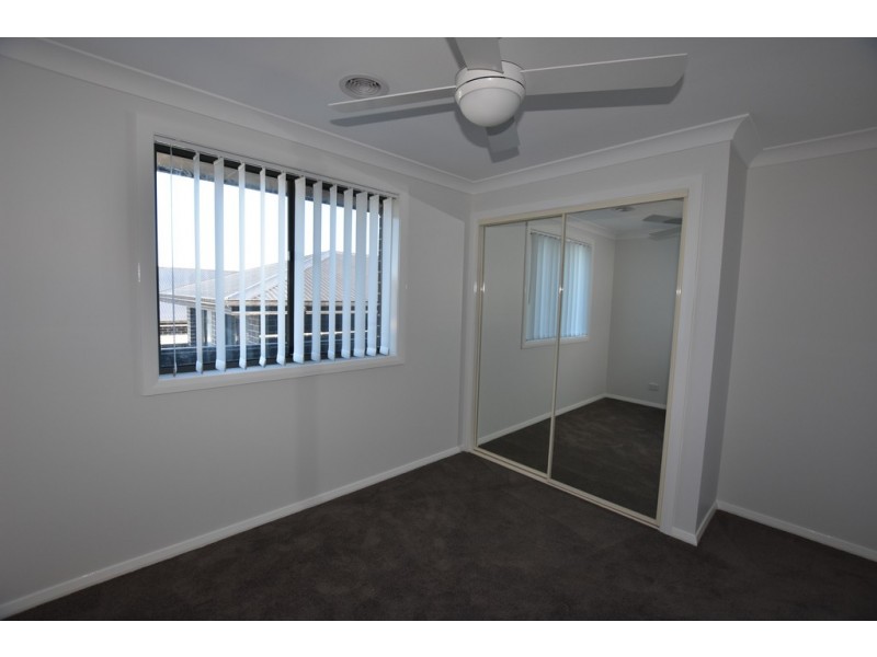 11 Stevenson Way, Orange NSW 2800