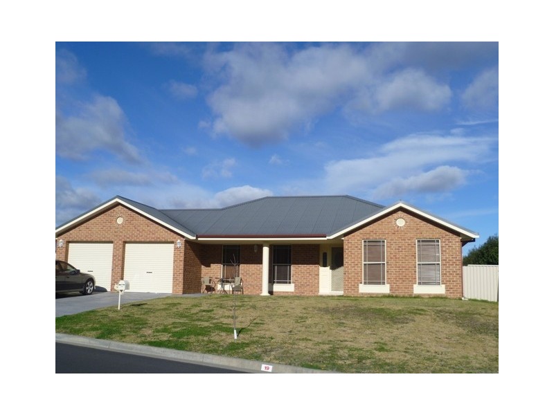 19 Roselawn Drive, Orange NSW 2800