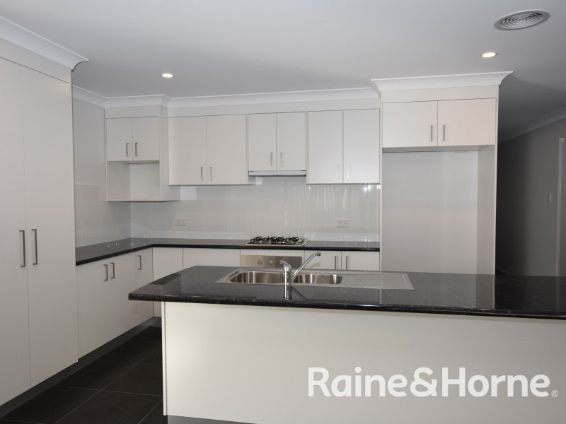 9 Andres Street, Orange NSW 2800