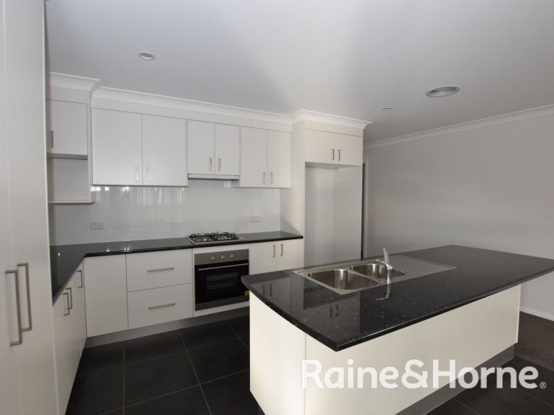 9 Andres Street, Orange NSW 2800