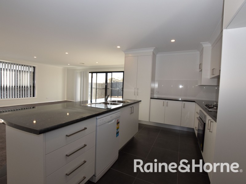 9 Andres Street, Orange NSW 2800