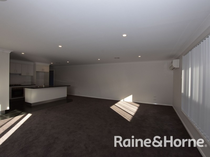 9 Andres Street, Orange NSW 2800