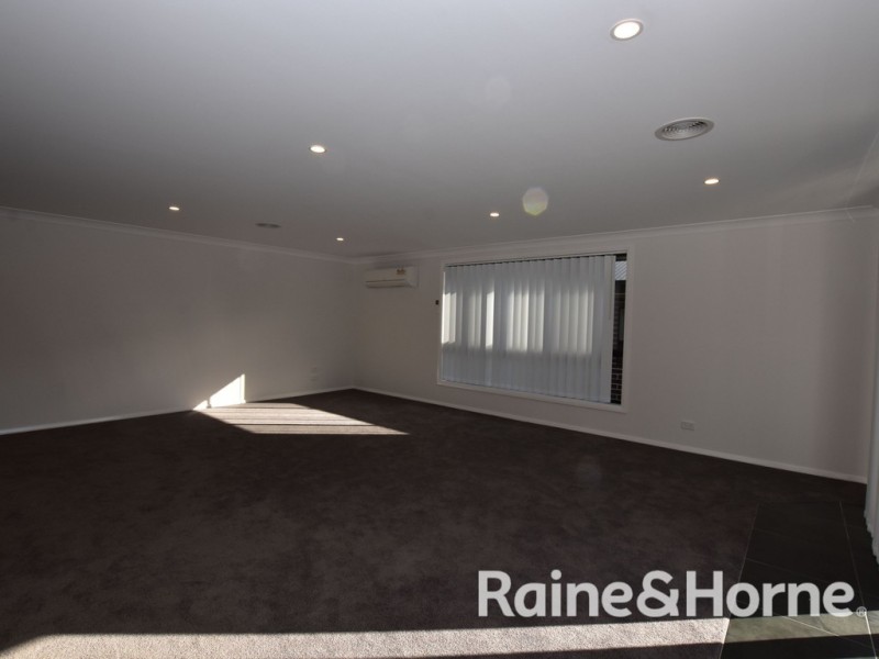 9 Andres Street, Orange NSW 2800