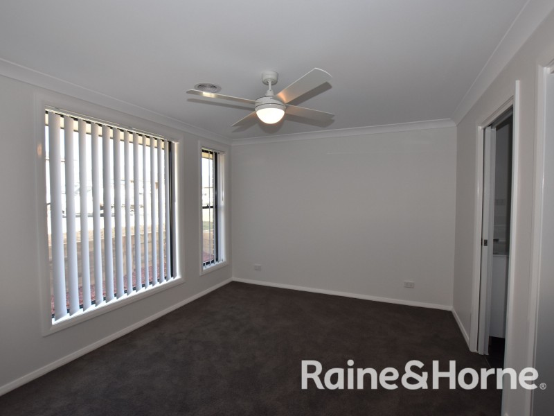 9 Andres Street, Orange NSW 2800