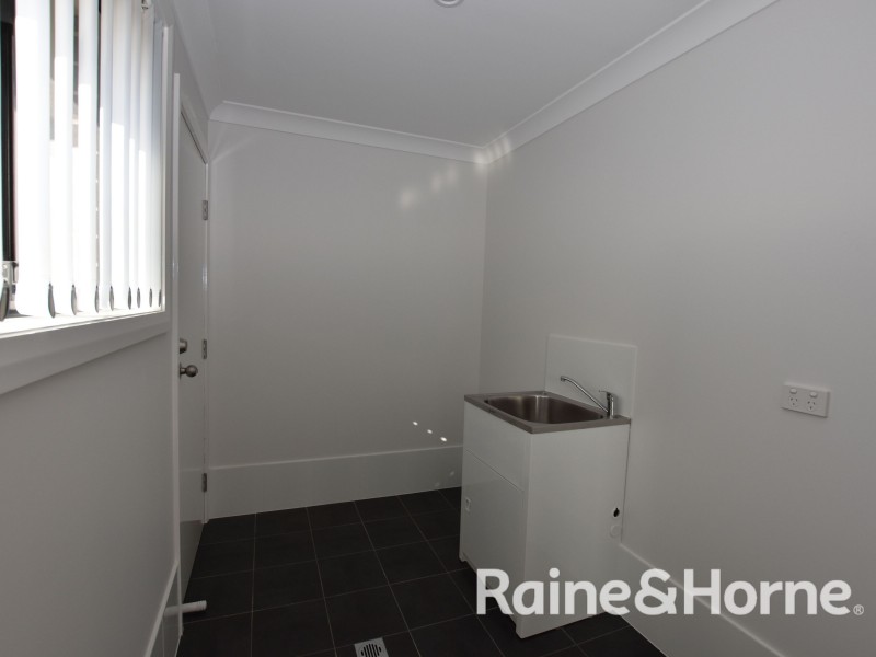 9 Andres Street, Orange NSW 2800