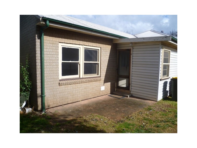 2/6 COX AVENUE, Orange NSW 2800