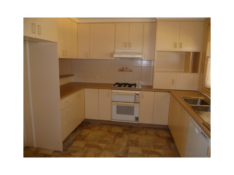 8 Matthews Avenue, Orange NSW 2800