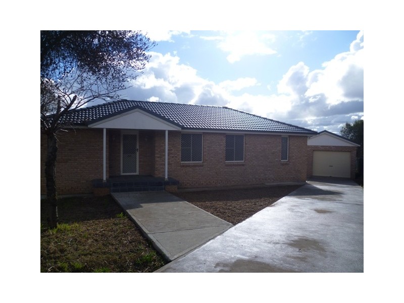 11 AMAROO CRESCENT, Orange NSW 2800