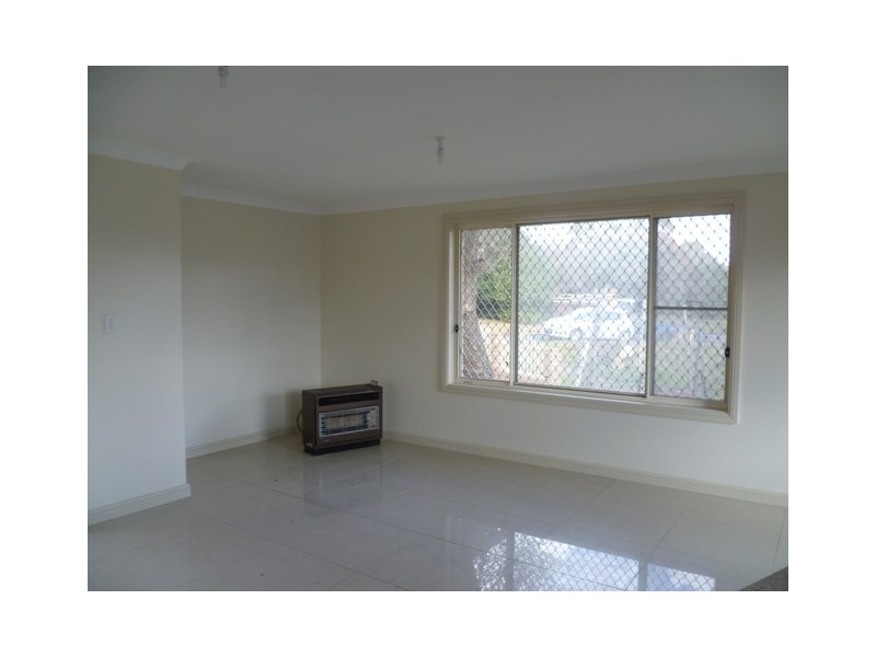11 AMAROO CRESCENT, Orange NSW 2800