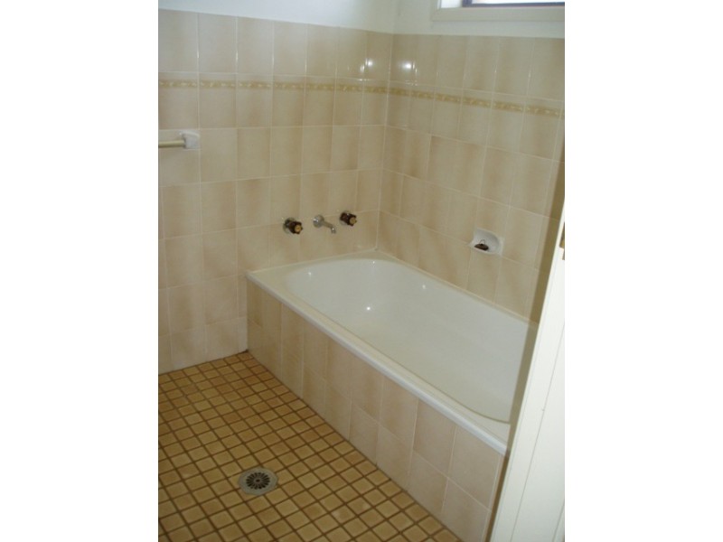 3 Landy Place, Orange NSW 2800