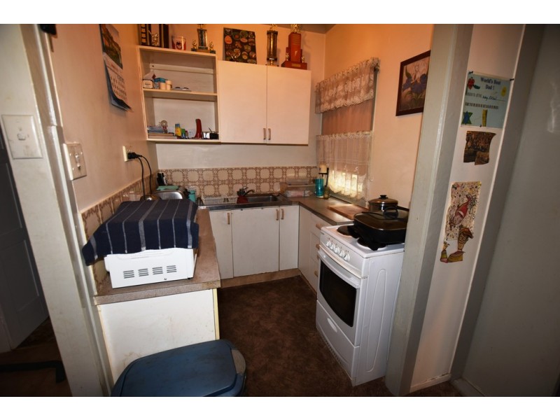 42 Churchill Avenue, Orange NSW 2800