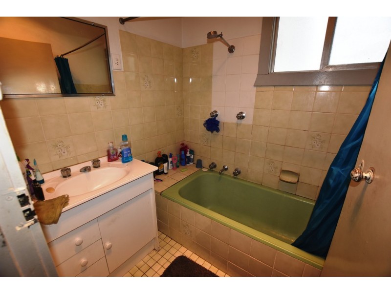 42 Churchill Avenue, Orange NSW 2800