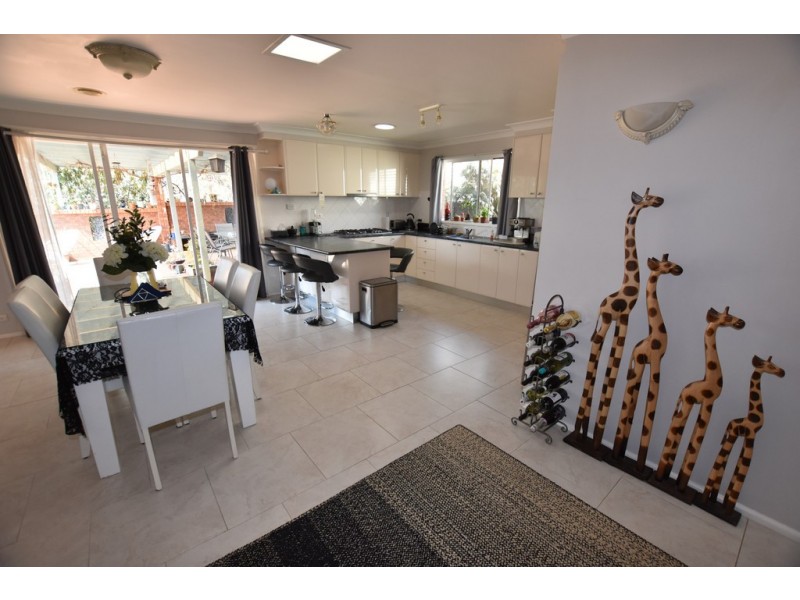 6 Cecil Road, Orange NSW 2800